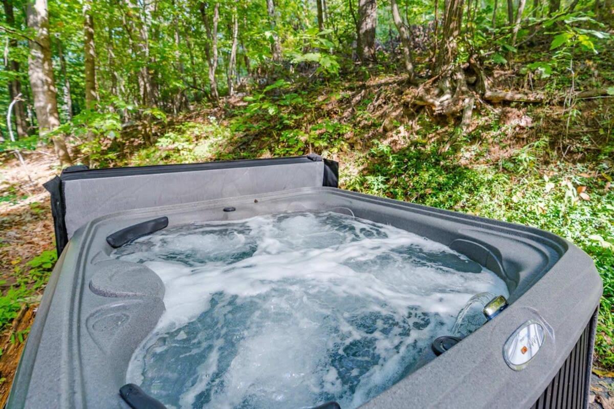 Modern Chalet W Hot Tub, Large Deck, Grill & Wifi Inwood Ngoại thất bức ảnh