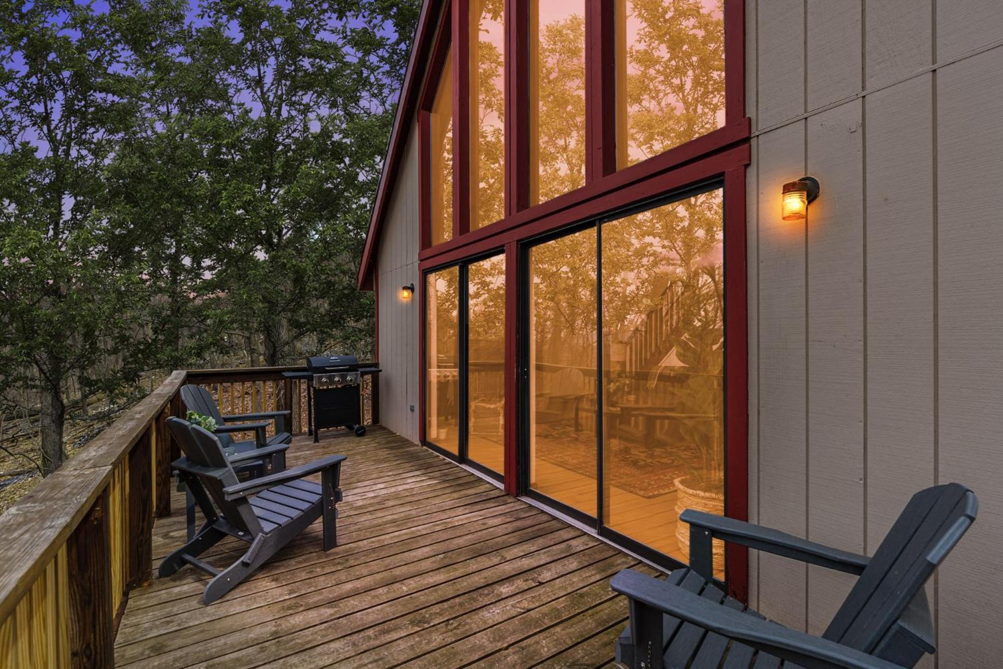 Modern Chalet W Hot Tub, Large Deck, Grill & Wifi Inwood Ngoại thất bức ảnh